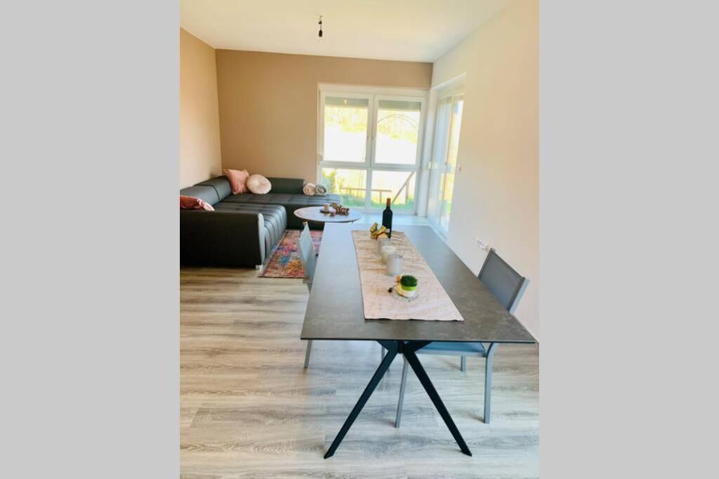 Ferienwohnung GästeTRAUM mit wunderschönem Ausblick und Garten Muhldorf Bei Feldbach Exterior foto