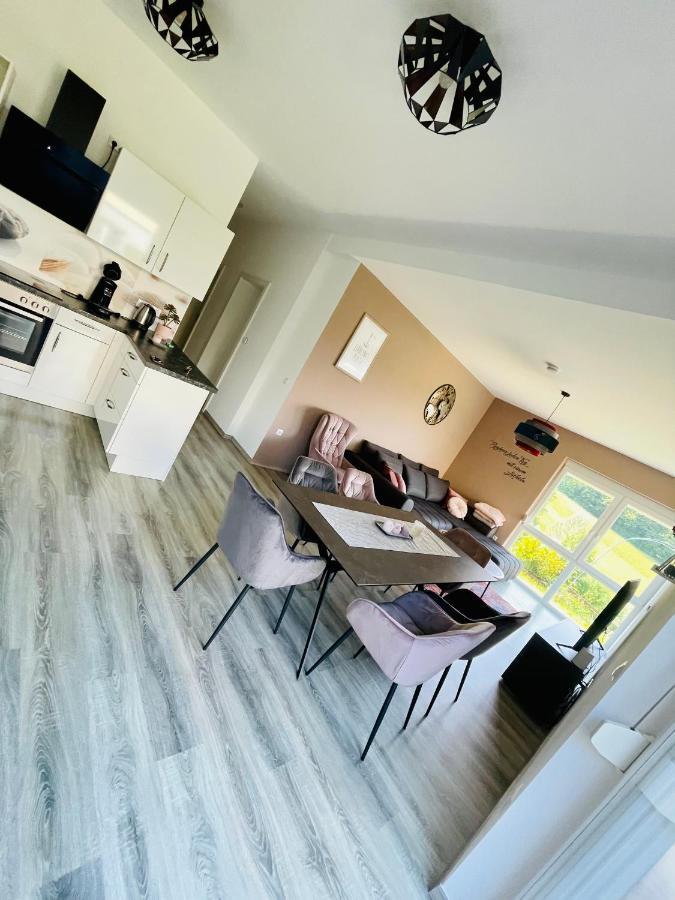 Ferienwohnung GästeTRAUM mit wunderschönem Ausblick und Garten Muhldorf Bei Feldbach Exterior foto